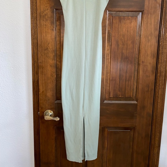 Light pistacho pastel green colored ribbed maxi dress - Picture 5 of 5